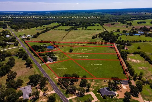 a view of a tennis court