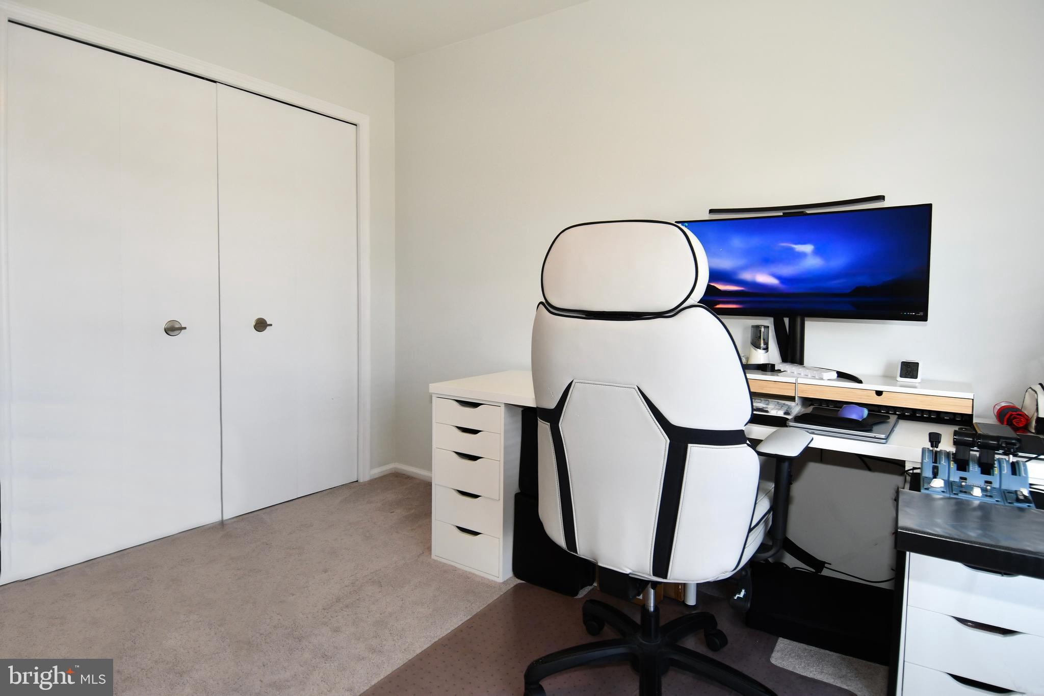 10188 Speedwell Court Manassas, VA 20110 - Photo 40 of 51 a view of a workspace with furniture