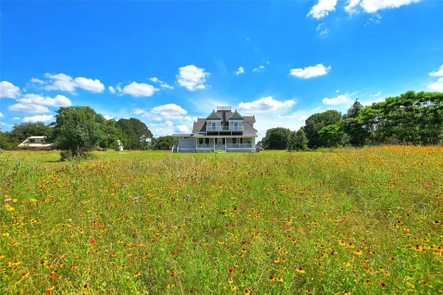 $1,885,000 | 807 Colorado Street, Smithville, TX 78957