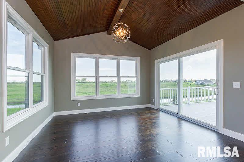 6543 Cardinal Road Bettendorf, IA 52722 - Photo 8 of 23 Gallery Image 8