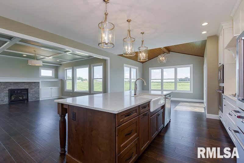 6543 Cardinal Road Bettendorf, IA 52722 - Photo 10 of 23 Gallery Image 10