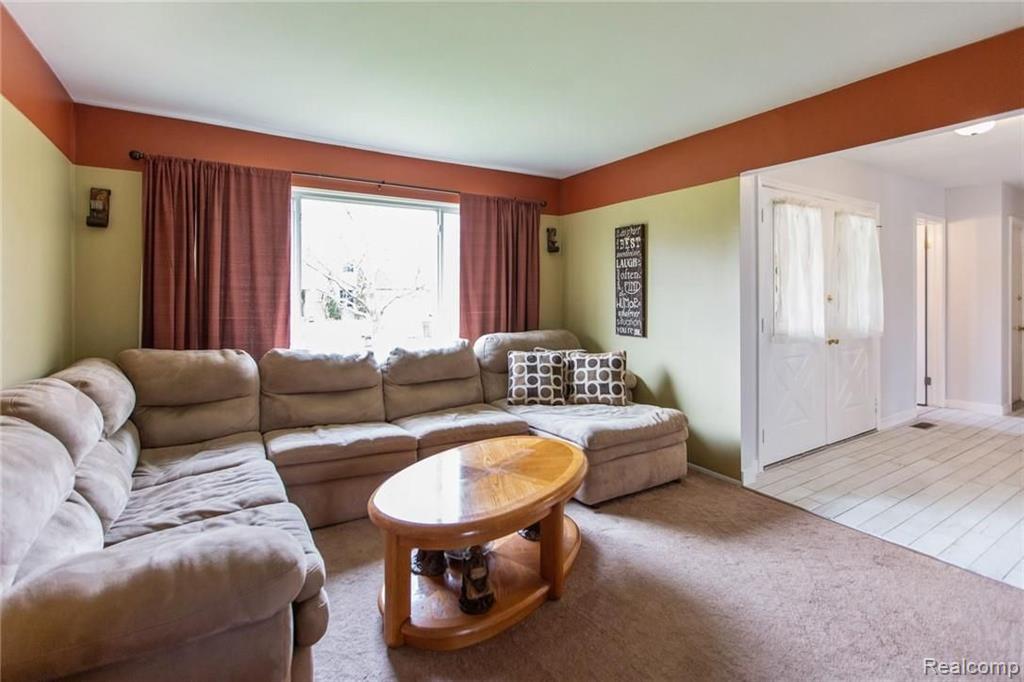 2269 Norton Road Rochester Hills, MI 48307 - Photo 3 of 31