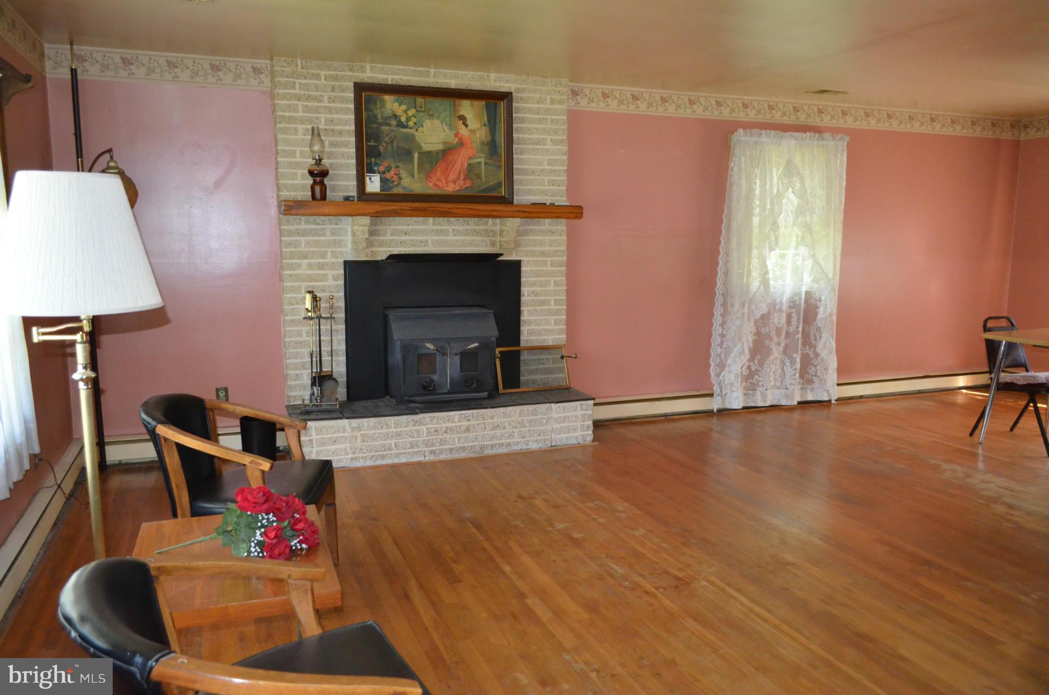 5885 Solomons Island Road Tracys Landing, MD 20779 - Photo 16 of 30 Living Room