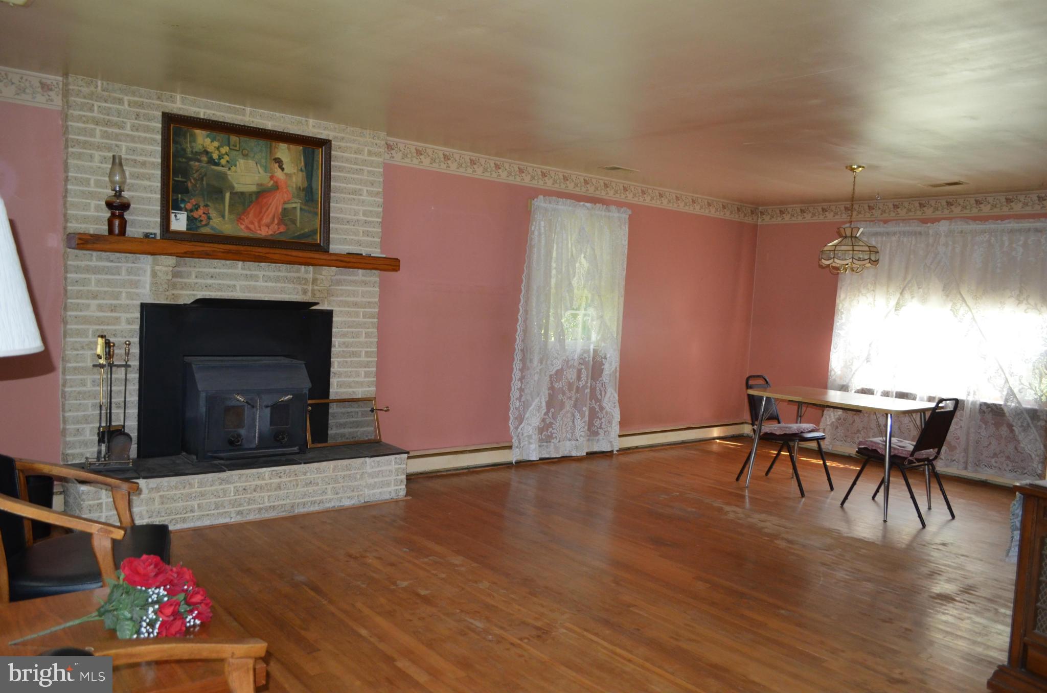 5885 Solomons Island Road Tracys Landing, MD 20779 - Photo 17 of 30 Living Room