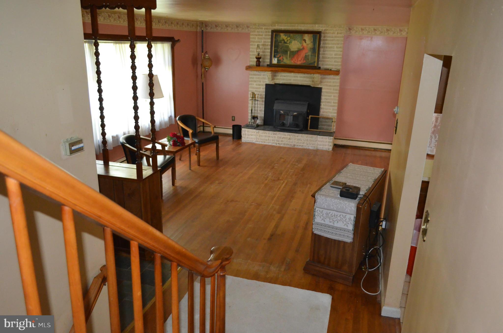 5885 Solomons Island Road Tracys Landing, MD 20779 - Photo 19 of 30 Living Room