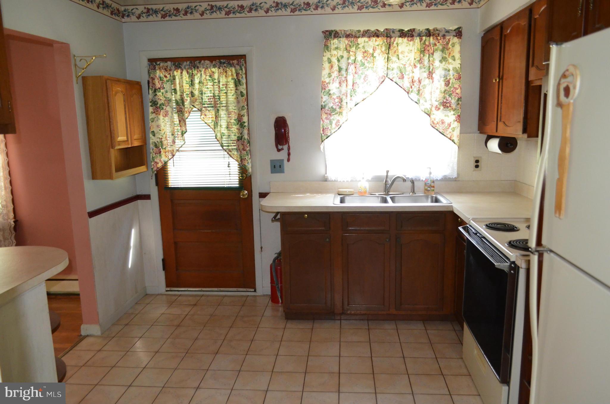 5885 Solomons Island Road Tracys Landing, MD 20779 - Photo 10 of 30 Kitchen