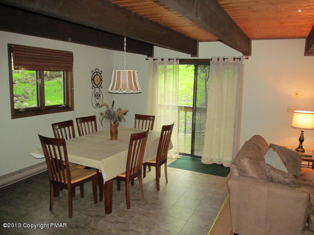 1029 Hampstead (aka 685 Hampstead) Road Bushkill, PA 18324 - Photo 10 of 17 DiningArea