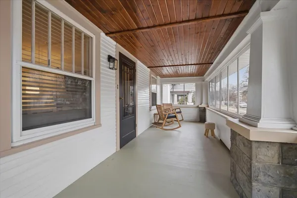 a very nice looking room with windows