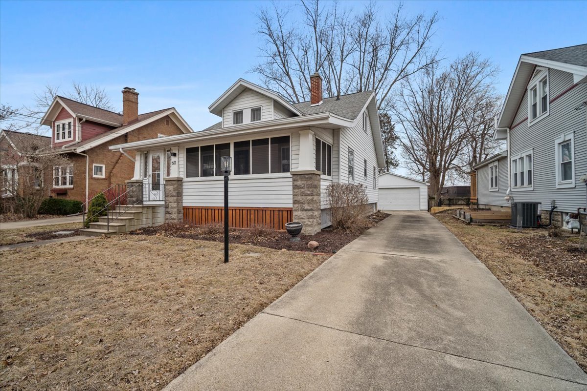 611 Vale Street Bloomington, IL 61701 - Photo 36 of 36 a white house that has tree in front of it
