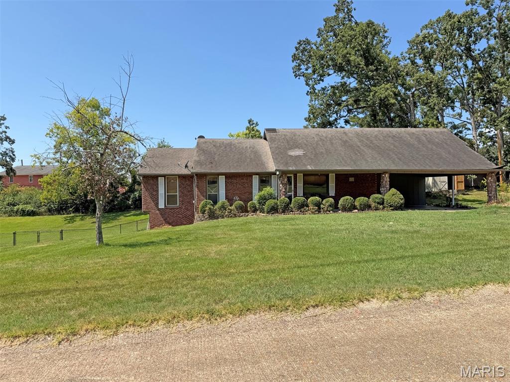 2033 Meadows Road Poplar Bluff, MO 63901 - Photo 2 of 17 Gallery Image 2