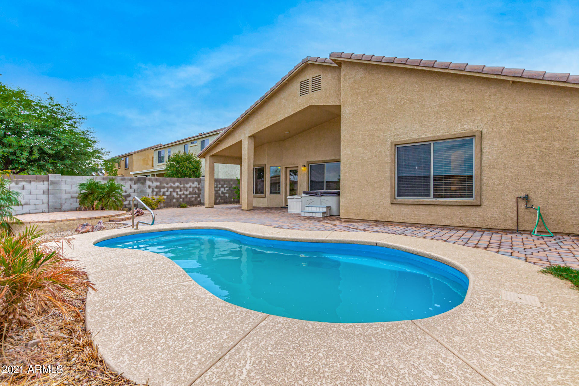 10070 East Hay Loft Road Florence, AZ 85132 - Photo 2 of 29 Backyard