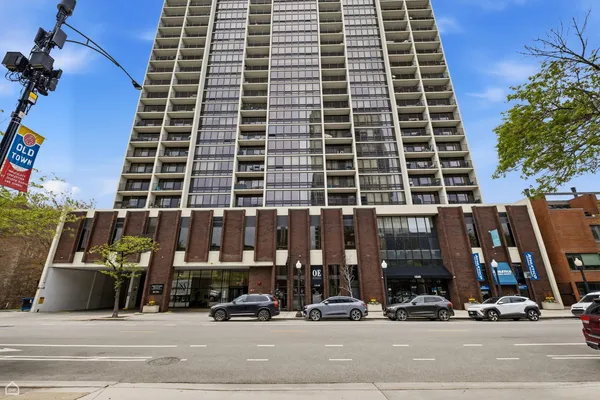 $460,000 | 1636 North Wells Street, Unit 2215, Chicago, IL 60614