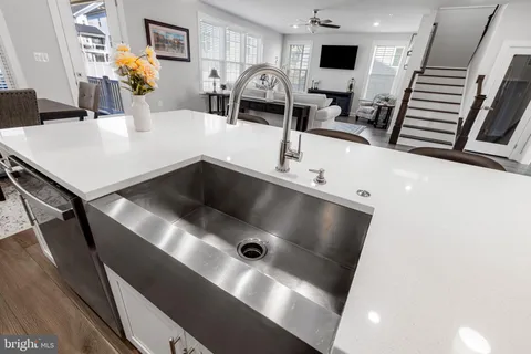 $999,999 | 15503 Twin River Circle, Bowie, MD 20716