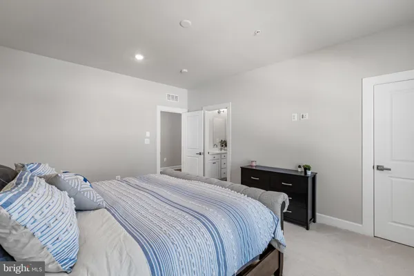 $1,050,000 | 15503 Twin River Circle, Bowie, MD 20716