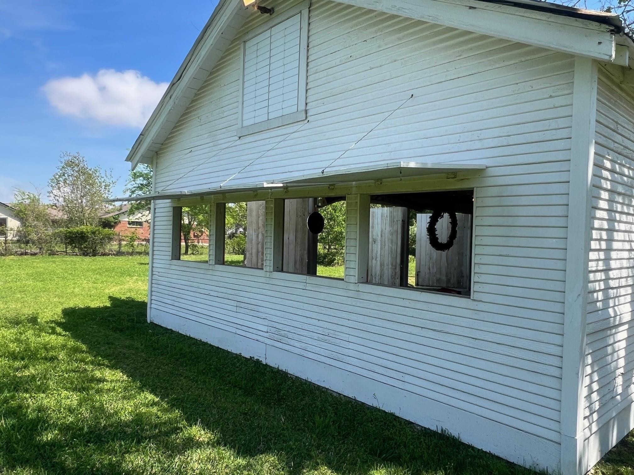 618 Bayridge Road La Porte, TX 77571 - Photo 15 of 16 Barn view 3