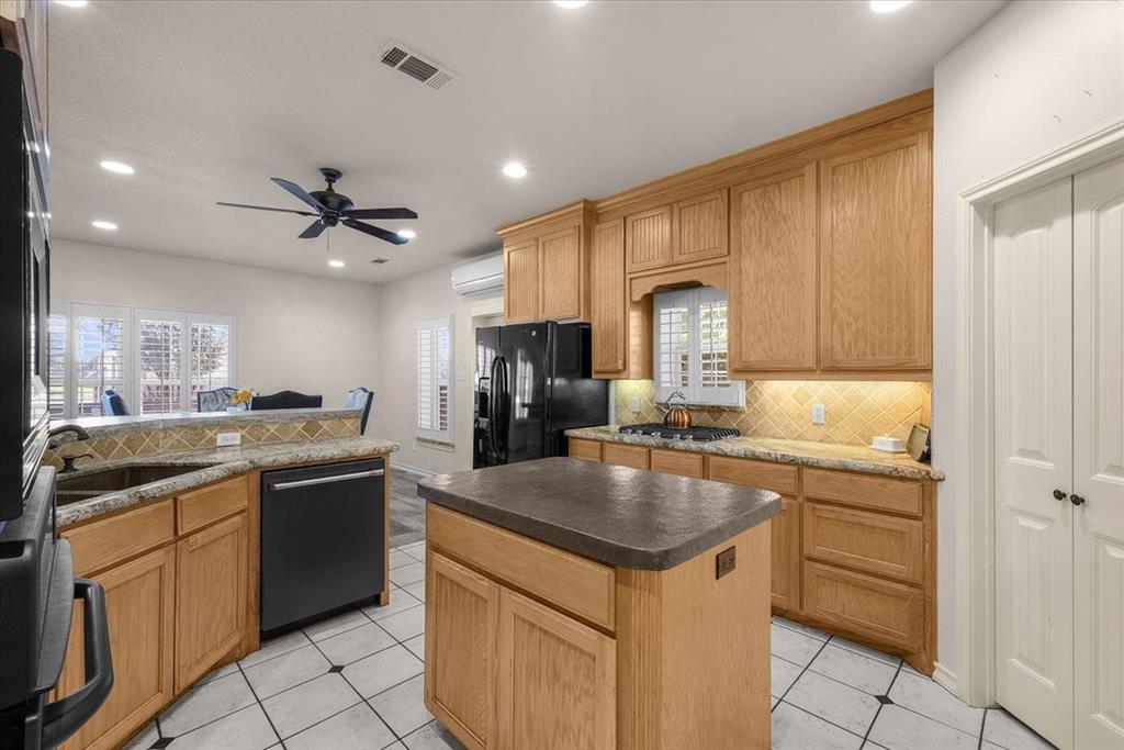 2405 Cold Springs Road Weatherford, TX 76088 - Photo 4 of 40 Gallery Image 4