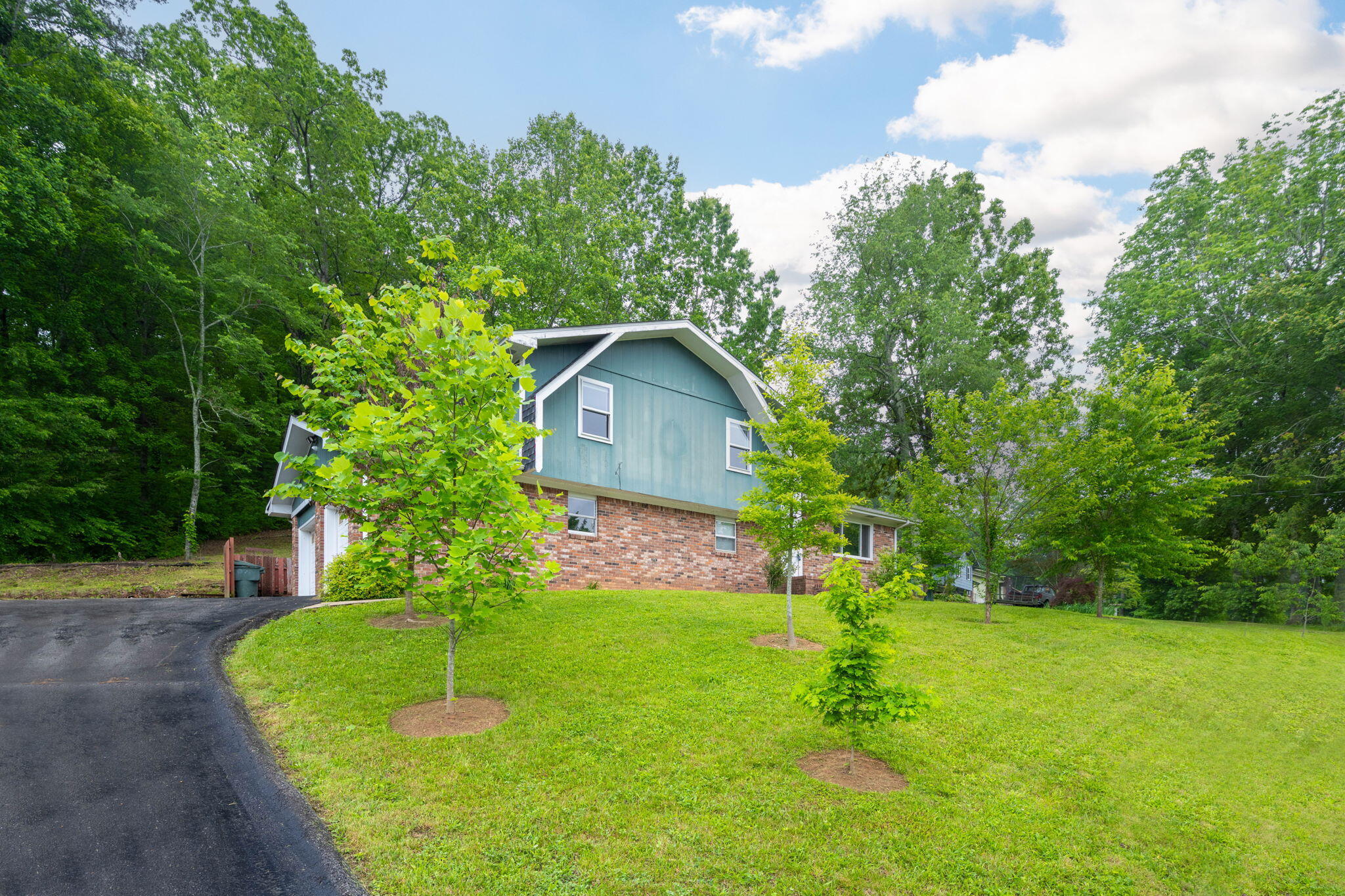 5534 Browntown Road Chattanooga, TN 37415 - Photo 3 of 33 Front of Home and Driveway