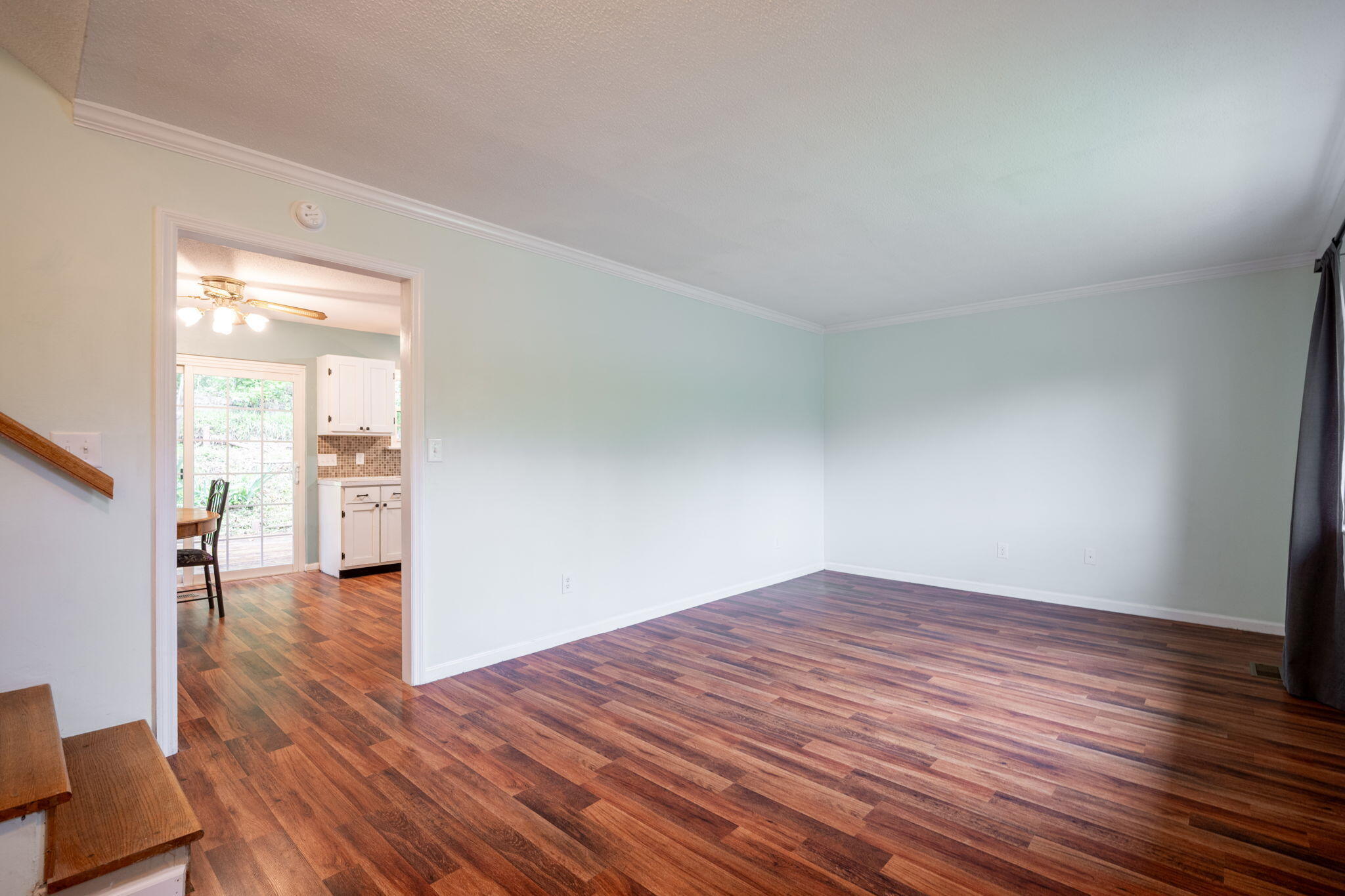 5534 Browntown Road Chattanooga, TN 37415 - Photo 5 of 33 Living Room