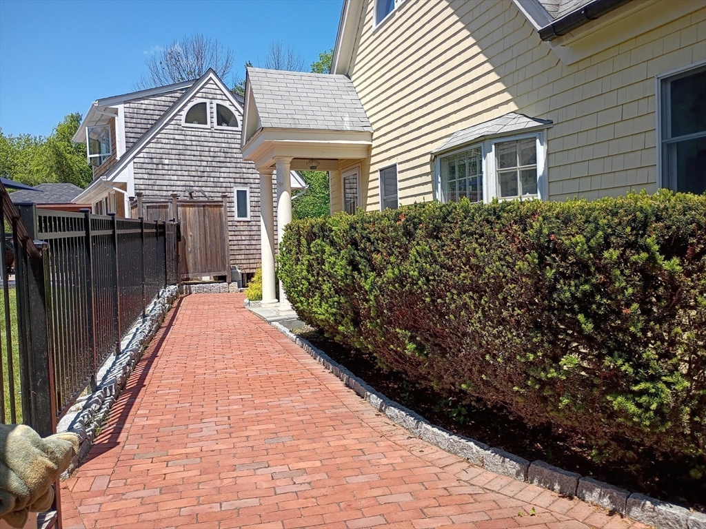 106 R Main Street Newbury, MA 01922 - Photo 4 of 32