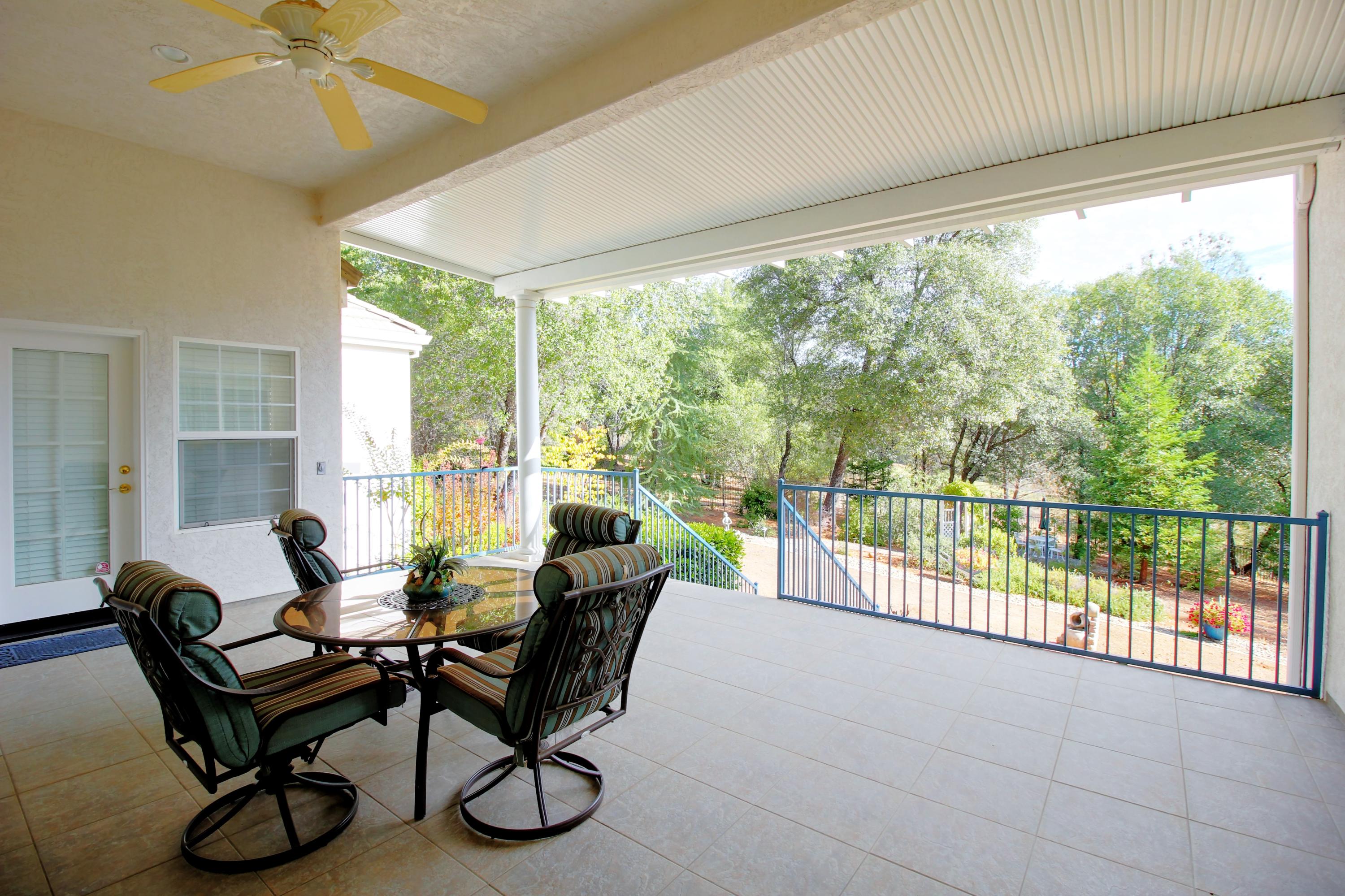 13487 Tierra Heights Road Redding, CA 96003 - Photo 26 of 38 Covered Patio