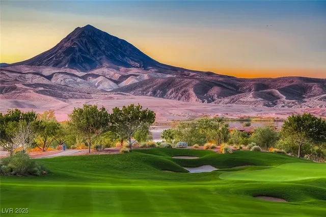 $695,000 | 15 Via Mantova, Unit 205, Henderson, NV 89011