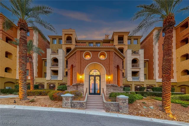 $695,000 | 15 Via Mantova, Unit 205, Henderson, NV 89011