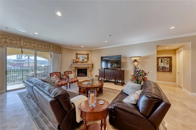 $695,000 | 15 Via Mantova, Unit 205, Henderson, NV 89011