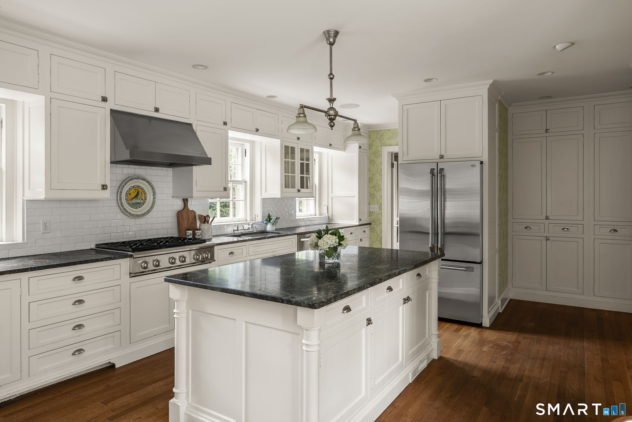 33 Sycamore Road West Hartford, CT 06117 - Photo 17 of 40