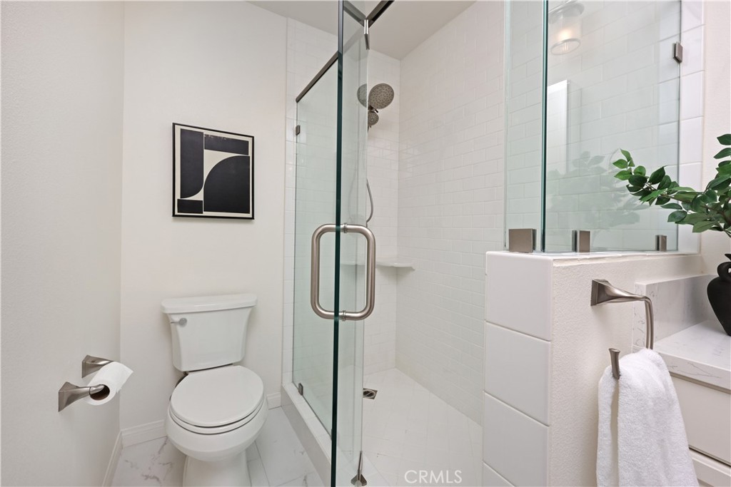 8550 Raviller Drive Downey, CA 90240 - Photo 26 of 38 3RD BEDROOM BATH