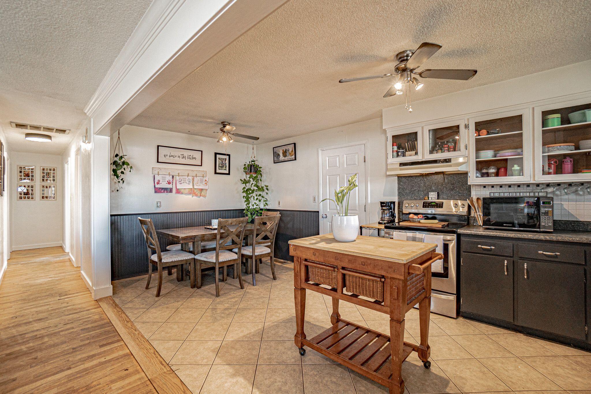 530 Freeman Road Central Point, OR 97502 - Photo 2 of 11 Freeman Kitchen