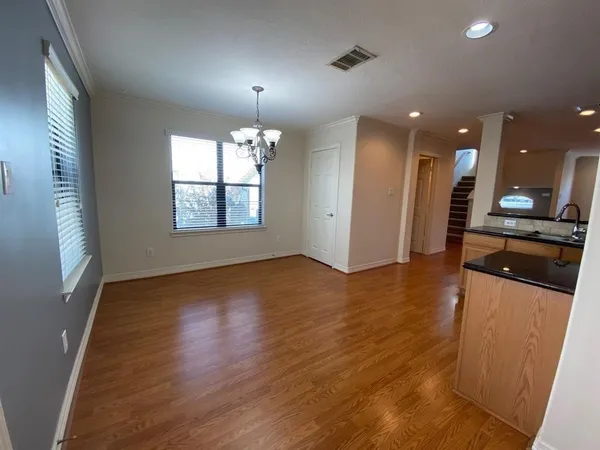 $2,000 | 3710 Sherwood Lane, Unit 108, Houston, TX 77092