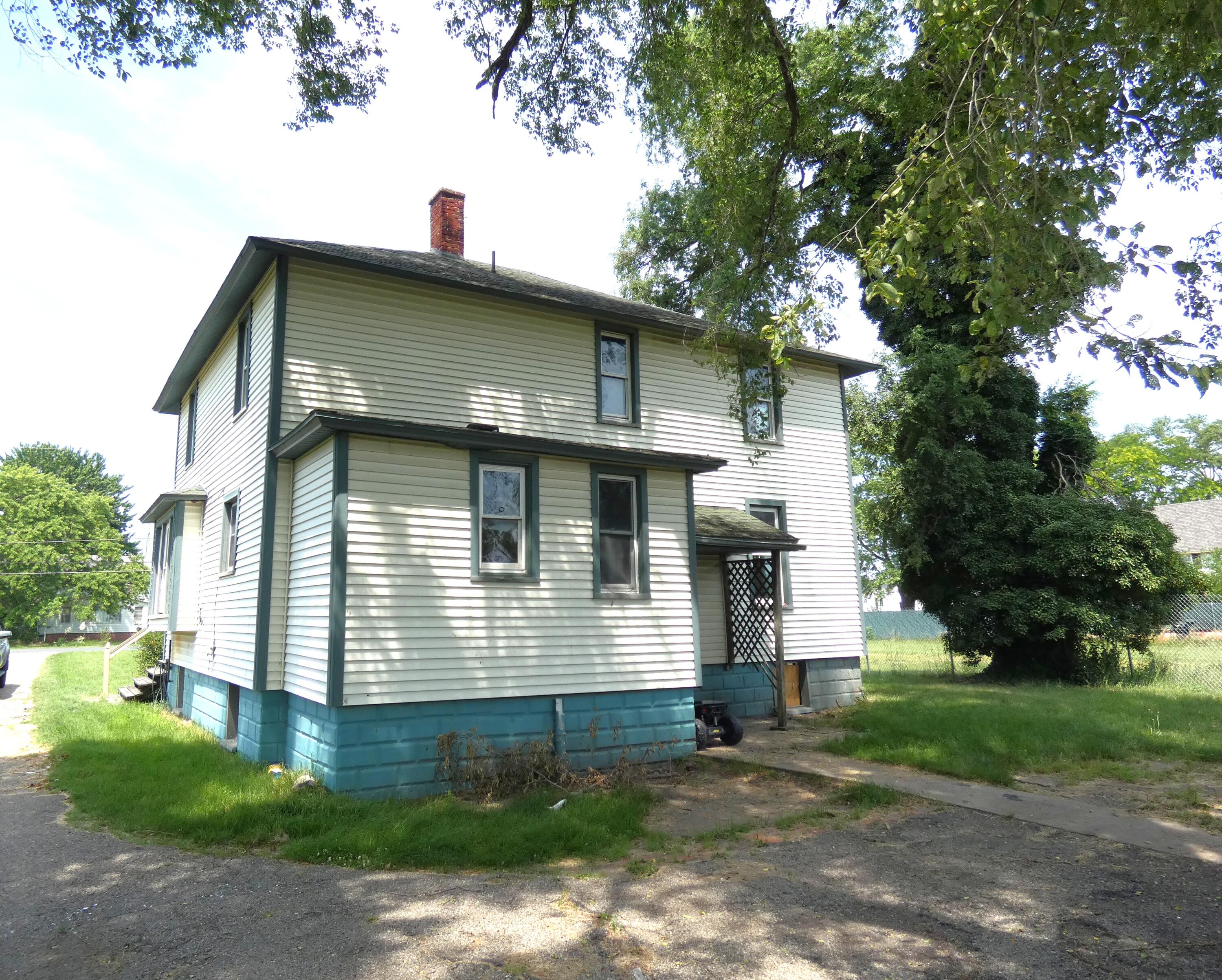 2529 Somerlayton Road Benton Harbor, MI 49022 - Photo 3 of 21 P1060968