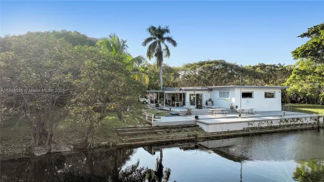 a outdoor view with a sitting space