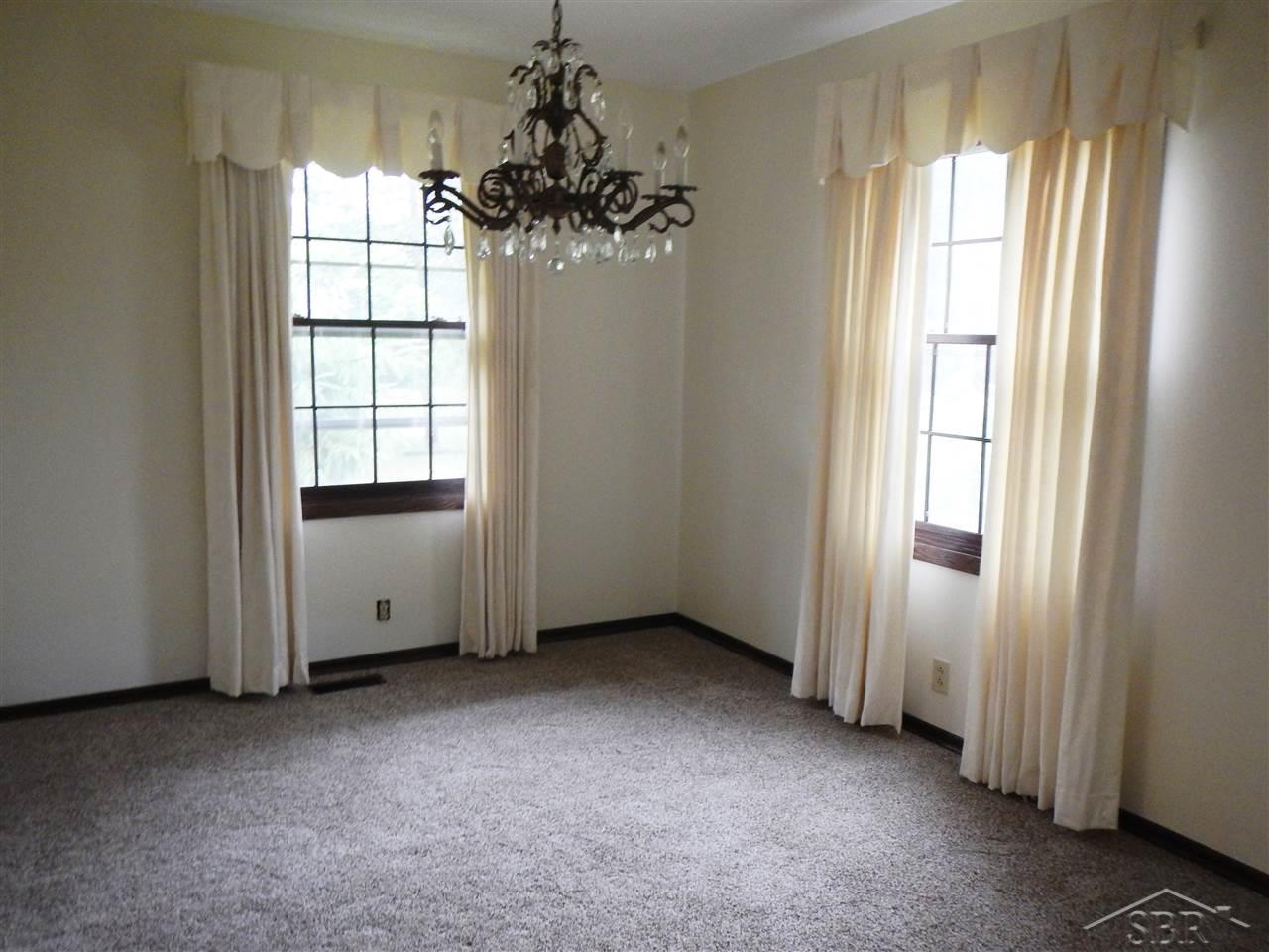 2143 South Graham Road Saginaw, MI 48609 - Photo 11 of 31 Formal Dining Room