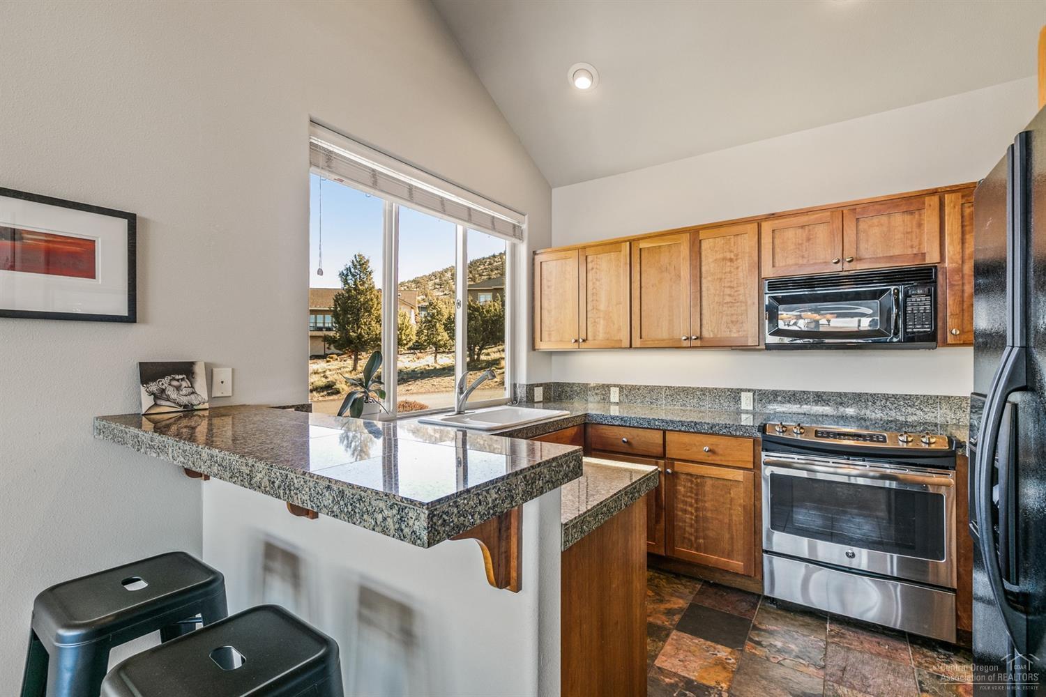 10880 Village Loop Redmond, OR 97756 - Photo 3 of 23 Additional Photo