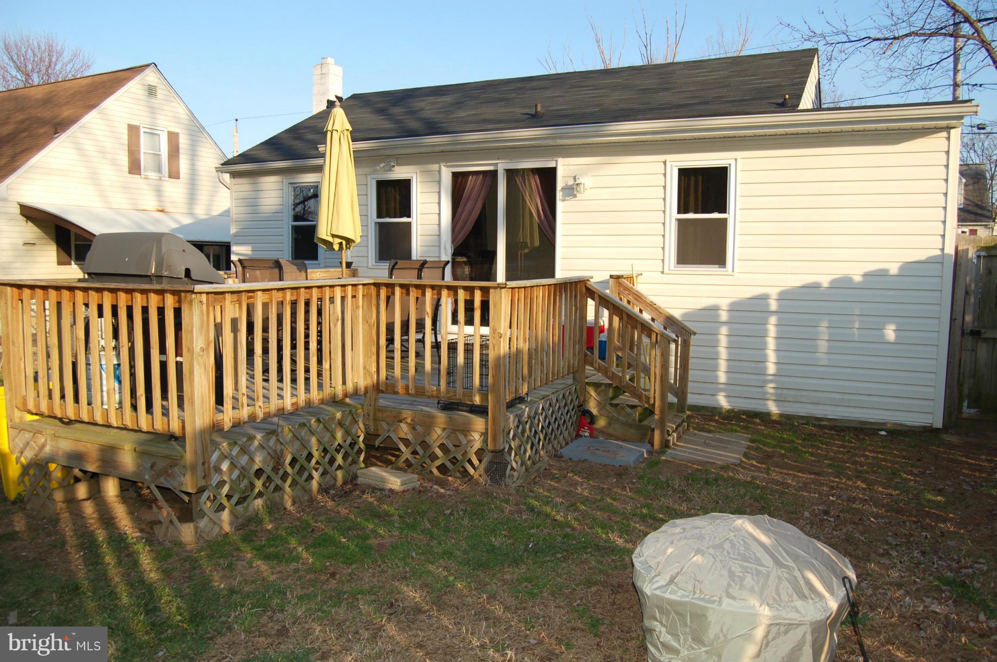 210 Lake Road Pasadena, MD 21122 - Photo 2 of 22 Exterior (Rear)