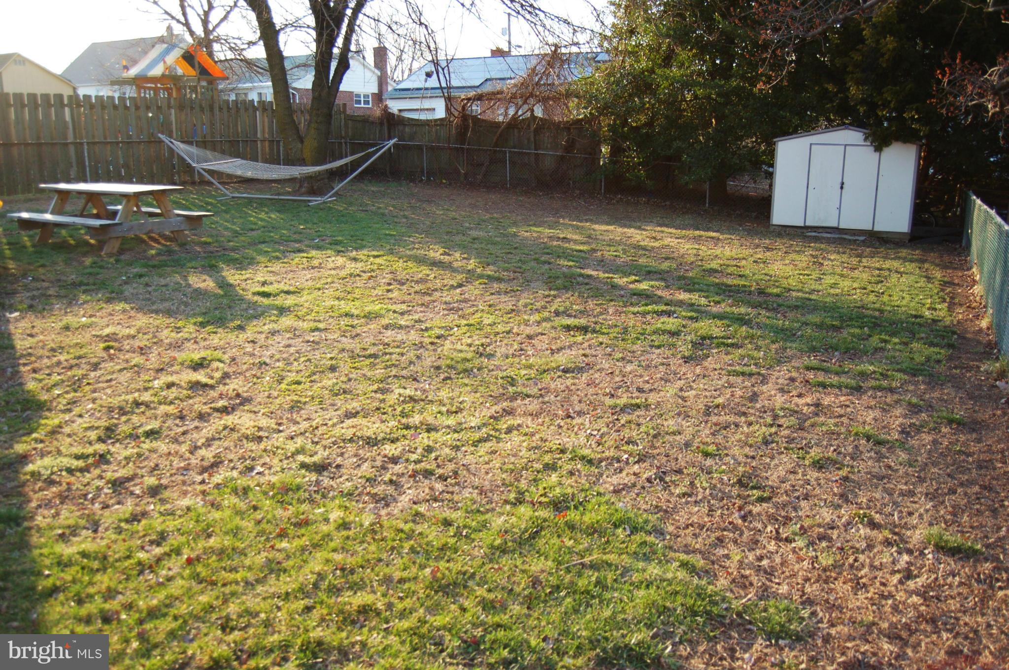 210 Lake Road Pasadena, MD 21122 - Photo 4 of 22 Back Yard