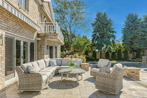 $2,799,000 | 10 Beech Road, Islip, NY 11751