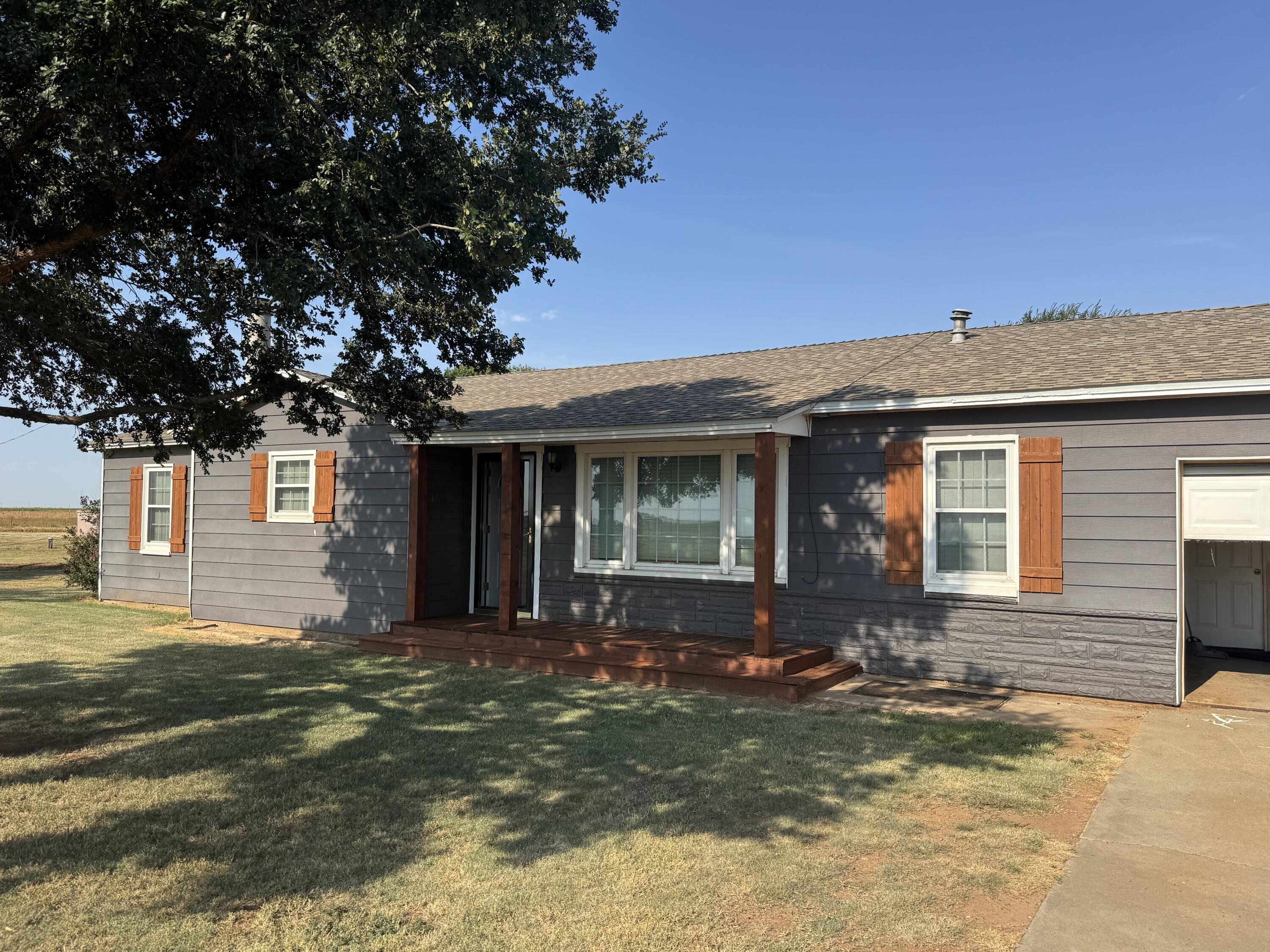 640 Fm 168 Olton, TX 79064 - Photo 2 of 30 a front view of a house with a yard