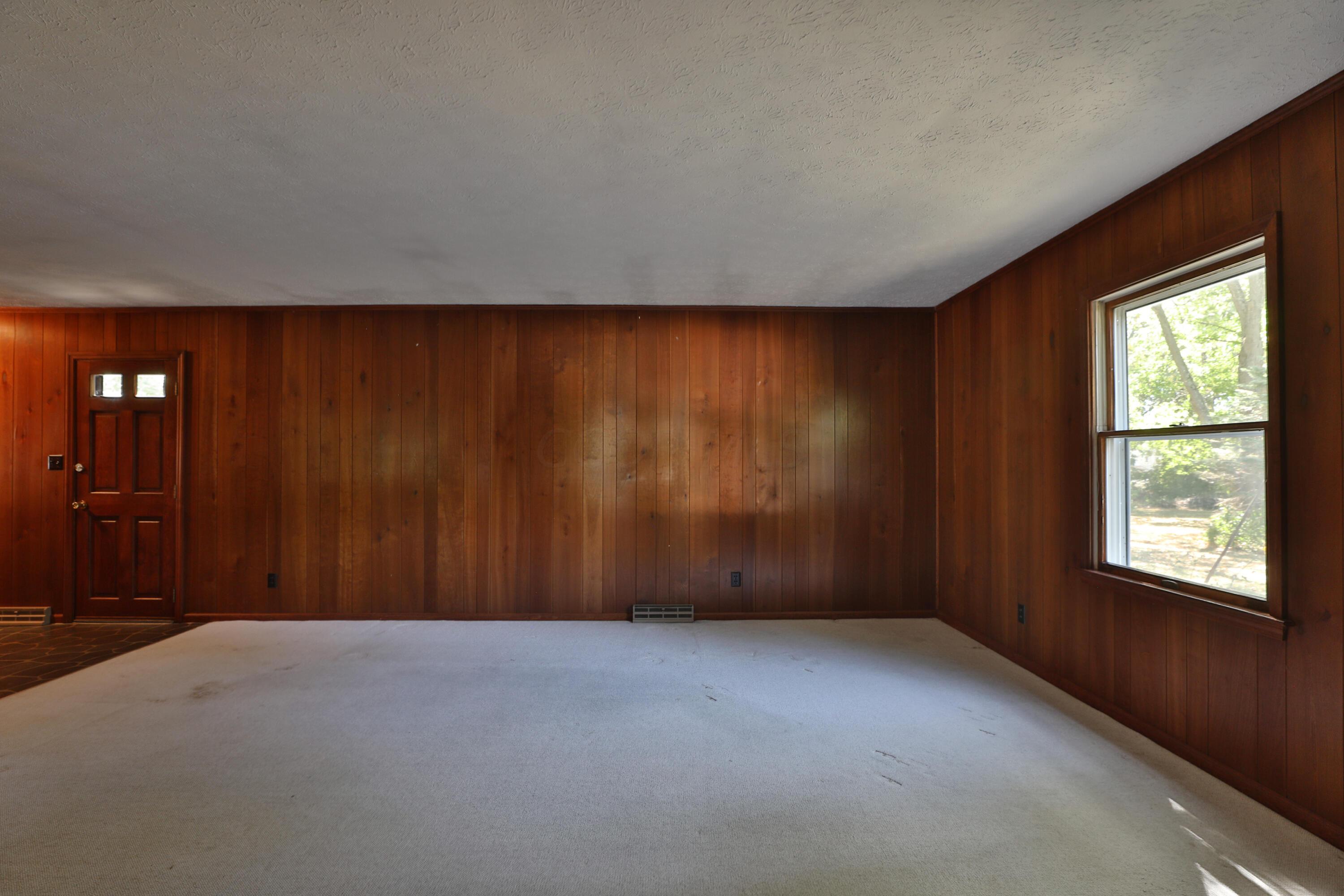 7646 Lee Road Westerville, OH 43081 - Photo 13 of 54 Family Room