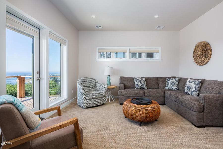 36380 Brooten Mountain Road Pacific City, OR 97135 - Photo 8 of 22 Lower Level Family Room