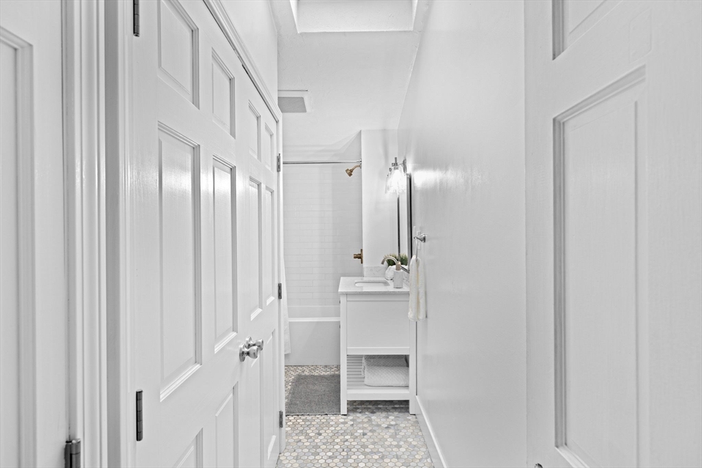 983 Webster Street Hanover, MA 02339 - Photo 22 of 41