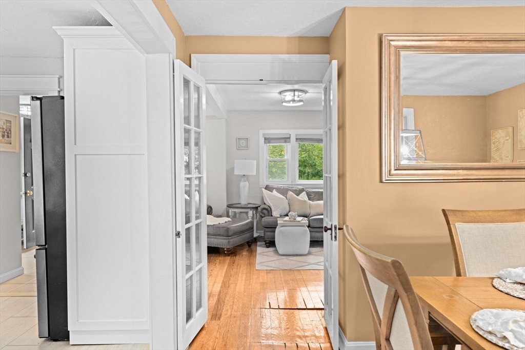 983 Webster Street Hanover, MA 02339 - Photo 10 of 41 a very nice looking room with a large window