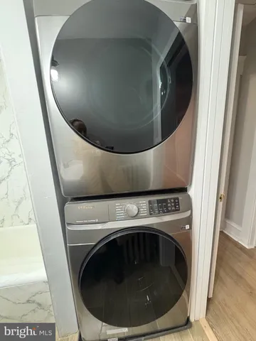 a close up view of washer and dryer