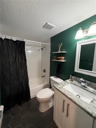 $2,500 | 2706 San Marco Place, Tampa, FL 33619