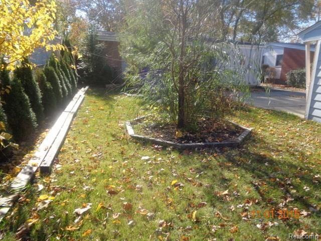 29642 Judith Street Inkster, MI 48141 - Photo 13 of 28 BACK YARD