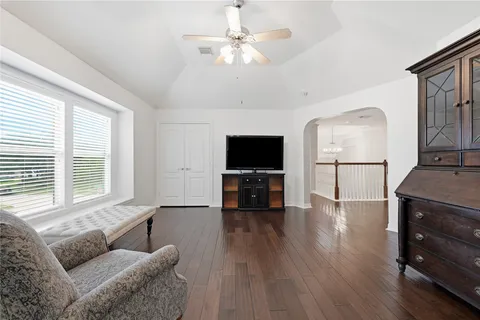 $699,000 | 10111 Earlington Manor Drive, Spring, TX 77379