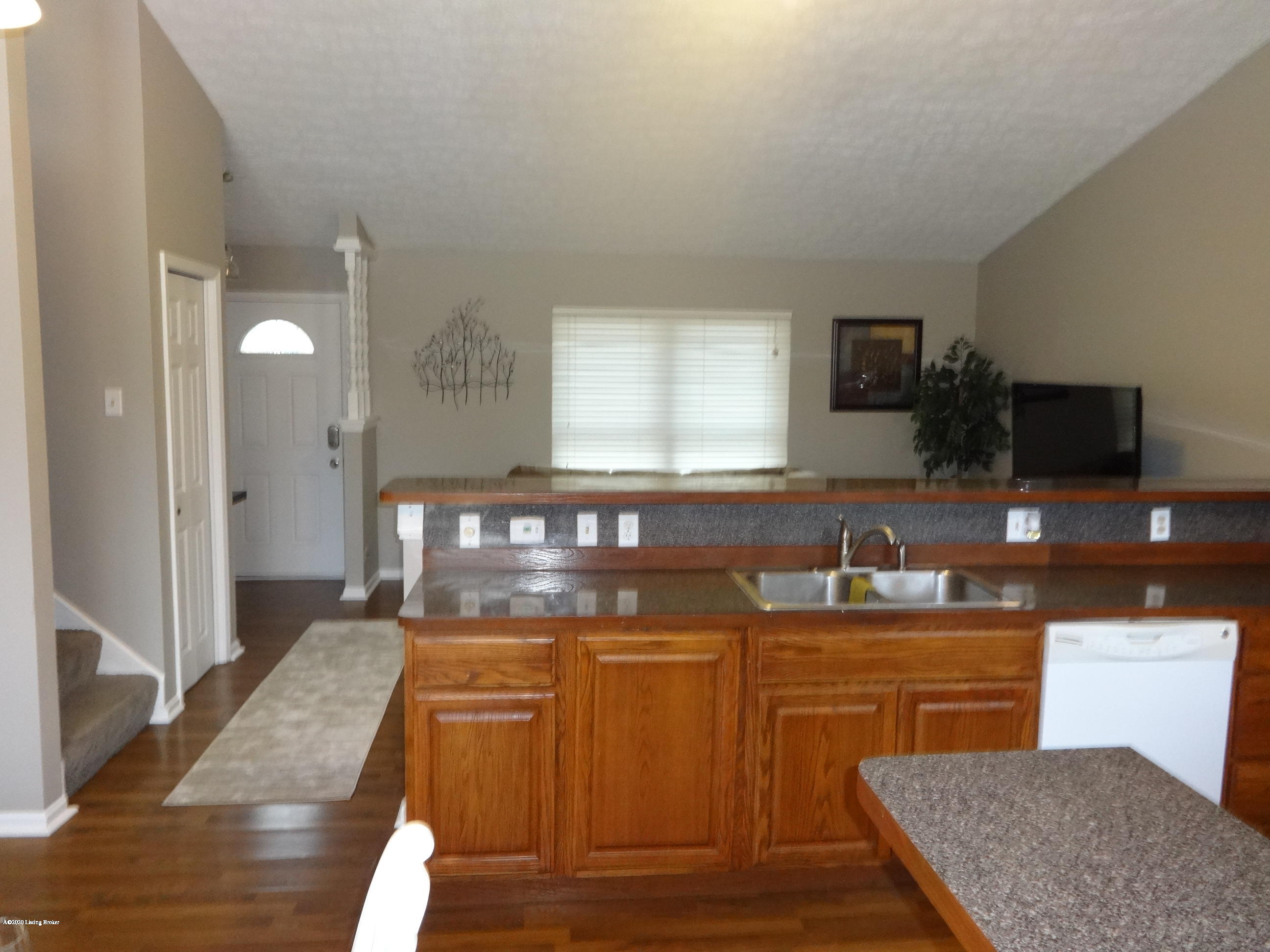 7904 Rochelle Road Louisville, KY 40228 - Photo 12 of 86 DSC01014