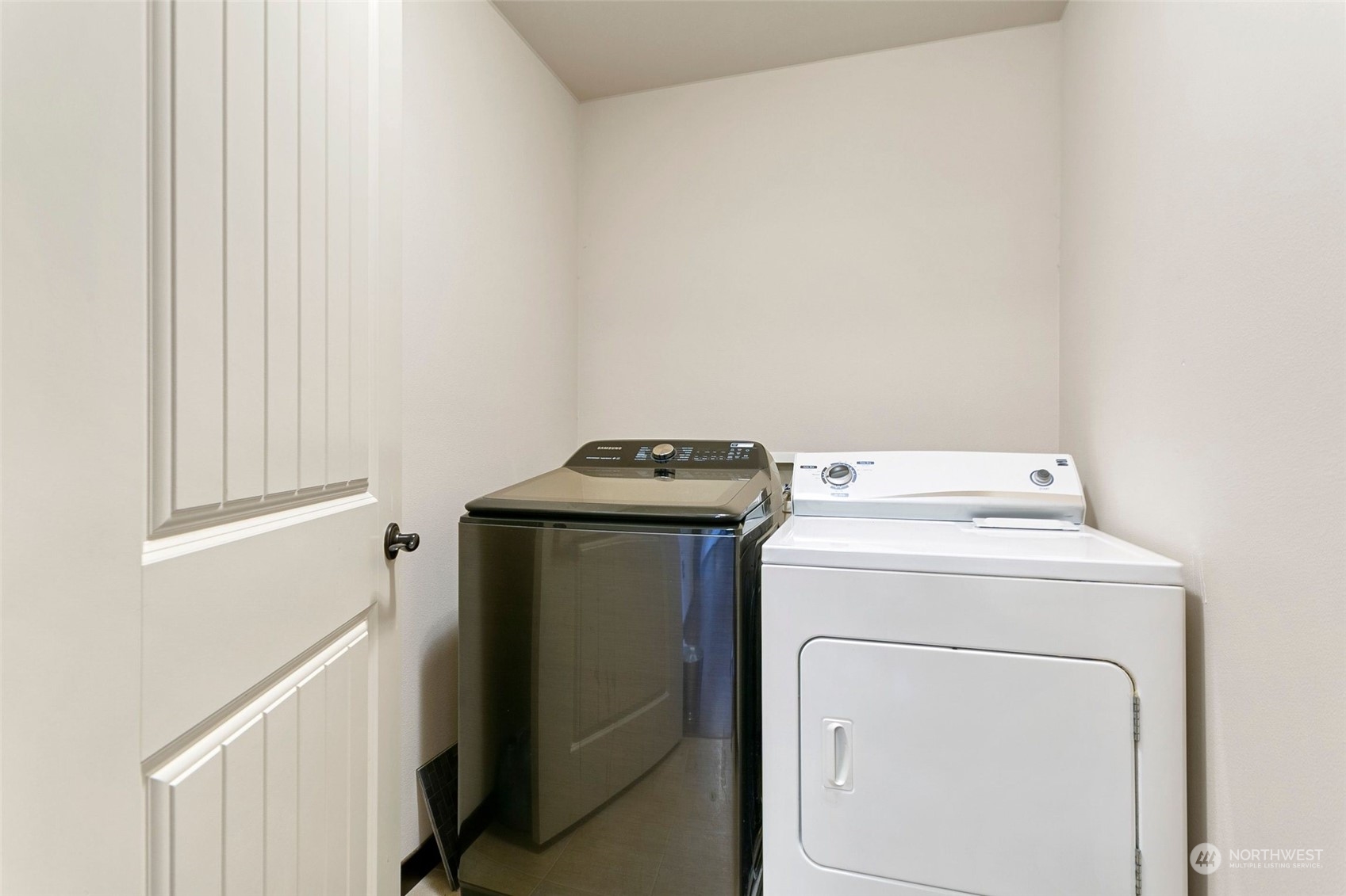 408 171st Street Southeast Bothell, WA 98012 - Photo 26 of 31 a utility room with dryer and washer