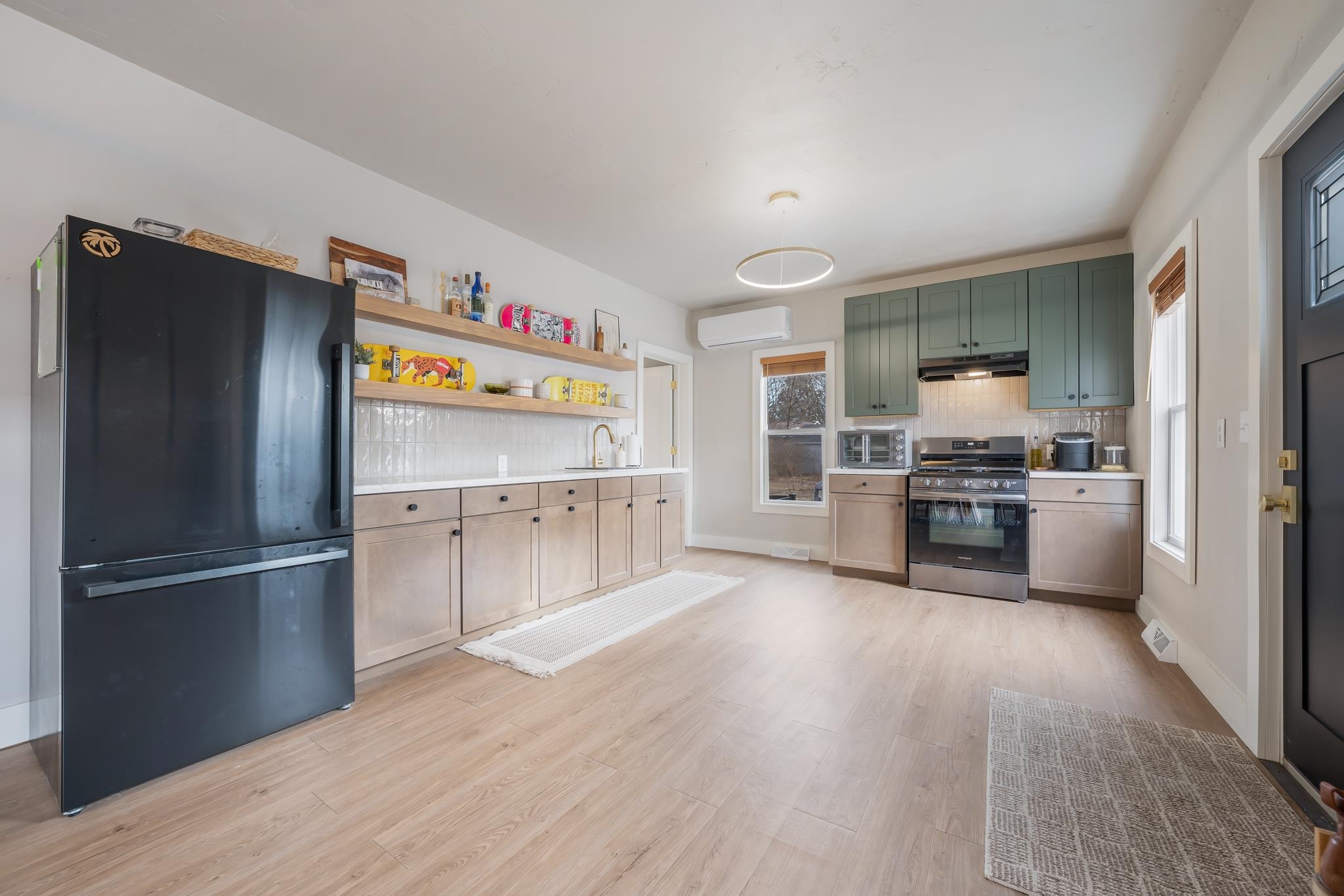 164 Jefferson Street Berlin, WI 54923 - Photo 4 of 33